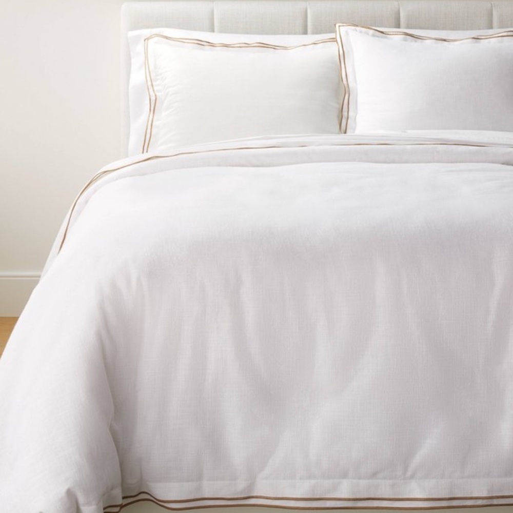 Threshold | Double Flange Merrow Stitch Duvet Cover & Sham Set | King | White